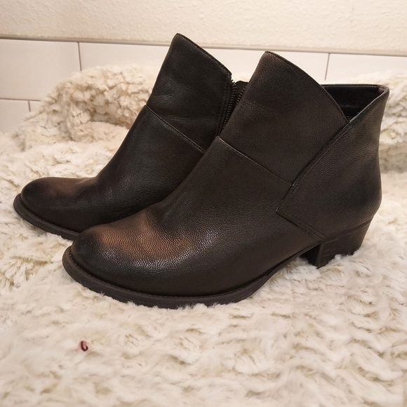 Jessica Simpson leather booties for women, size 6.5 black - Picture 2 of 8